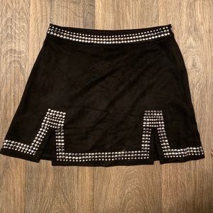 Black detailed skirt